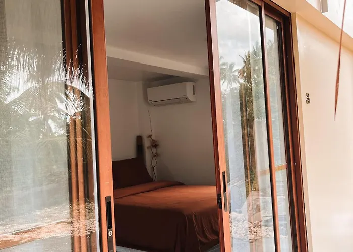 Hotel Casa De Lambug Badian
