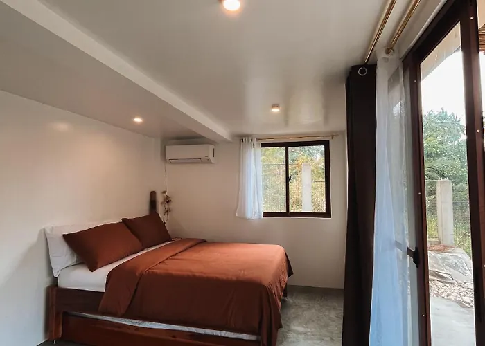 Casa De Lambug Badian