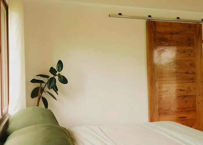 Casa De Lambug Hotel Badian
