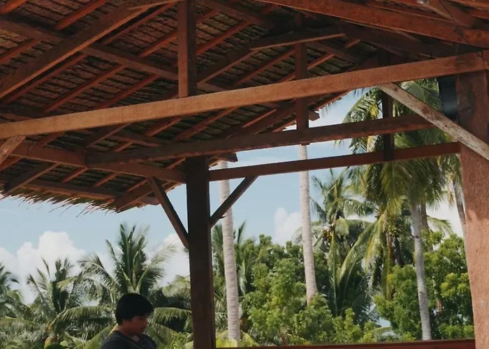 Casa De Lambug Badian